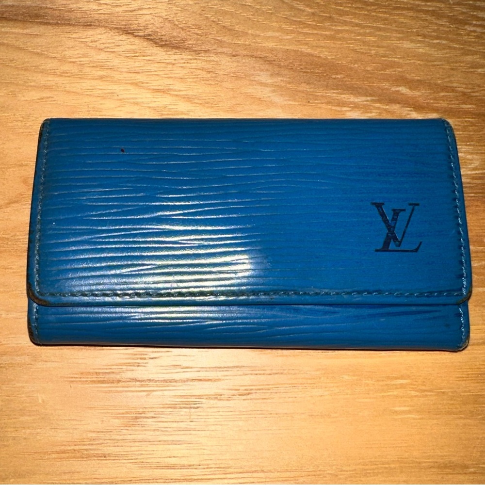Louis Vuitton VINTAGE Key Cles Key Holder In Blue Epi  Leather Date Code CA0963